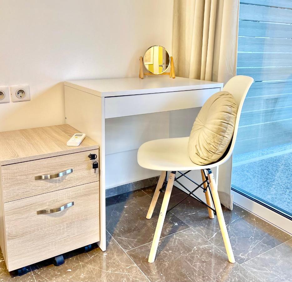 Retropolitan Living Patras Apartment ภายนอก รูปภาพ